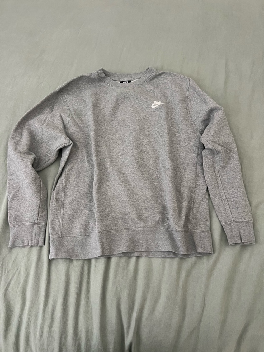 Nike Men's Light Grey Crewneck Sweatshirt